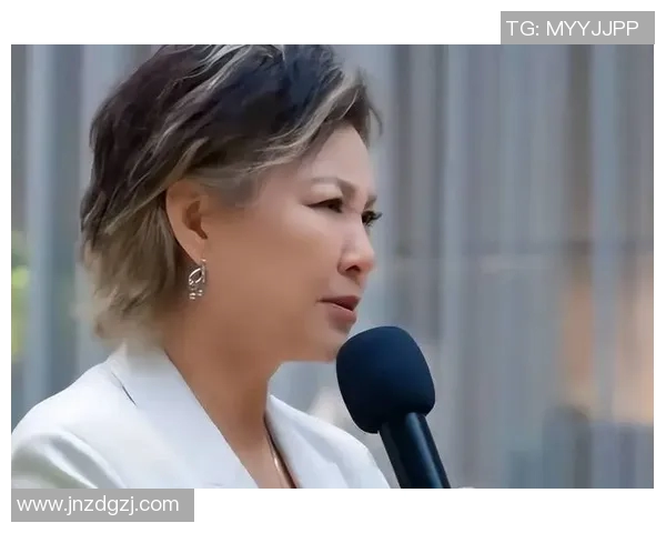 李静的羽毛球人生深度对话:从赛场到人生的启示与成长之路 李静的羽毛球人生深度对话:从赛场到人生的启示与成长之路