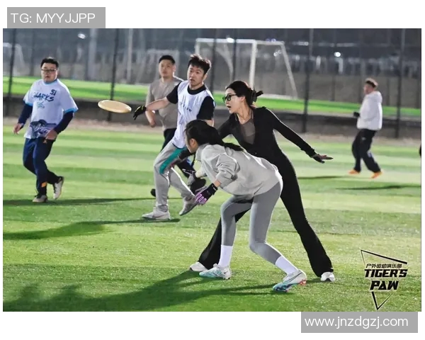 飞盘灵活性大比拼成都飞盘队荣膺第一名引发热议