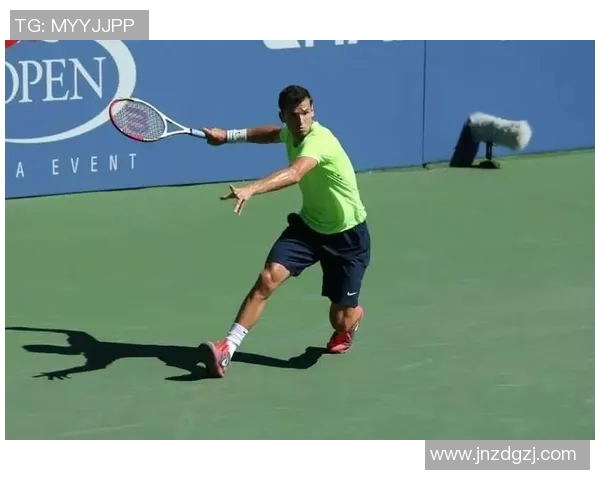 上海网球队防守策略揭秘:深度剖析网球竞技中的战术运用与心理博弈 上海网球队防守策略揭秘:深度剖析网球竞技中的战术运用与心理博弈