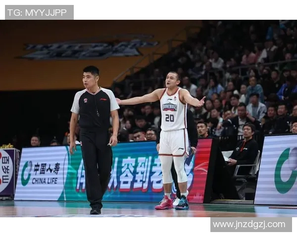 成都篮球队技术争议引发热议球迷观点交锋与未来展望