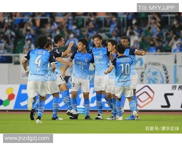 山口雷法与磐田喜悦的激烈对决揭示了日本足球的魅力与竞争力 山口雷法与磐田喜悦的激烈对决揭示了日本足球的魅力与竞争力