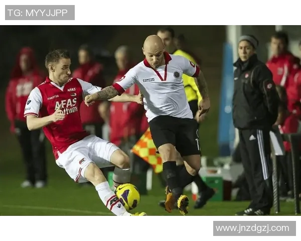 马斯特里与坎布尔比赛分析及战术对比探讨