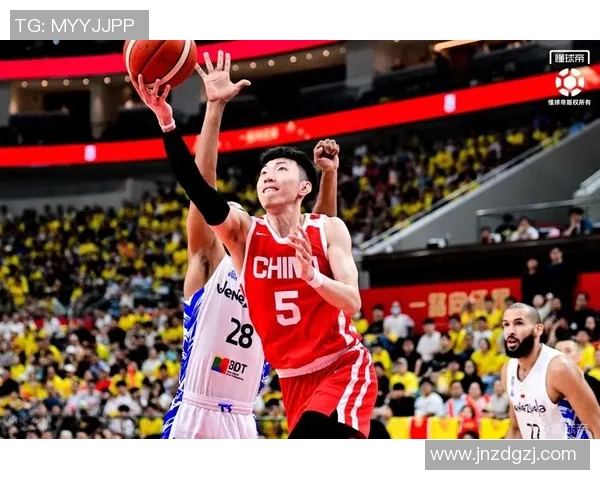 男篮热身赛迎战伊朗队备战国际赛事展现团队实力与战术配合