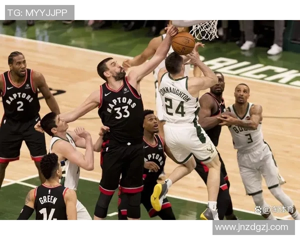 雄鹿与猛龙季后赛经典对决回顾精彩瞬间与战术分析 雄鹿与猛龙季后赛经典对决回顾精彩瞬间与战术分析