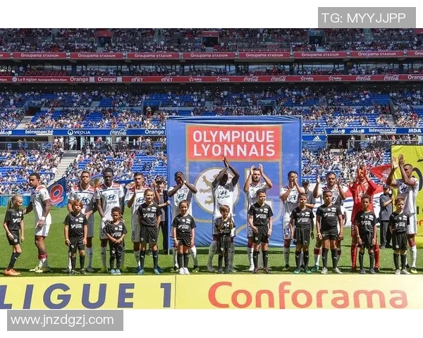 克莱蒙与图卢兹的激烈对决揭示法甲新赛季的竞争格局与球队实力分析 克莱蒙与图卢兹的激烈对决揭示法甲新赛季的竞争格局与球队实力分析