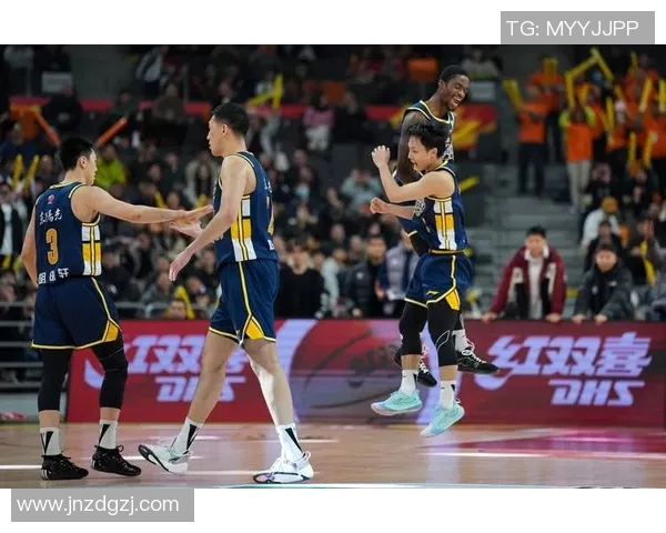 张镇麟的篮球之路：从青涩少年到CBA明星球员的成长故事