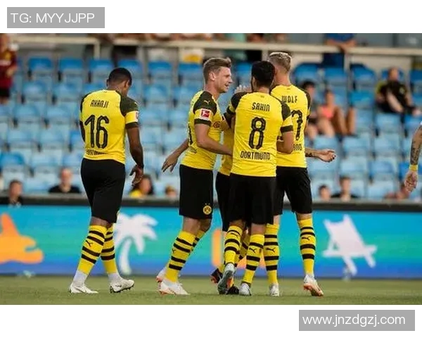 汉诺威对阵多特蒙德实时战况分析与精彩瞬间回顾 汉诺威对阵多特蒙德实时战况分析与精彩瞬间回顾