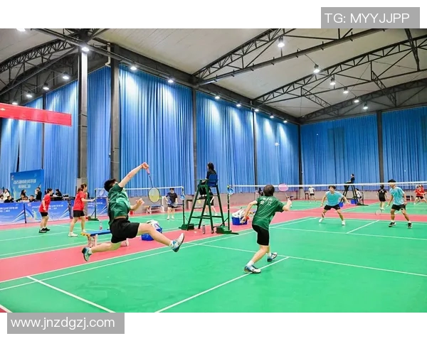 周芳独家分享羽毛球技巧与心得助你提升球技的秘诀与经验